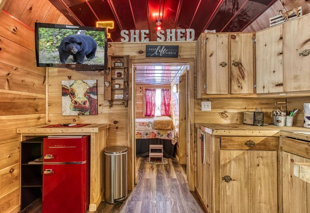 The Tiny Barn, 1089 Free Tickets Each Paid Day, Dollywood And More Sevierville Exterior foto