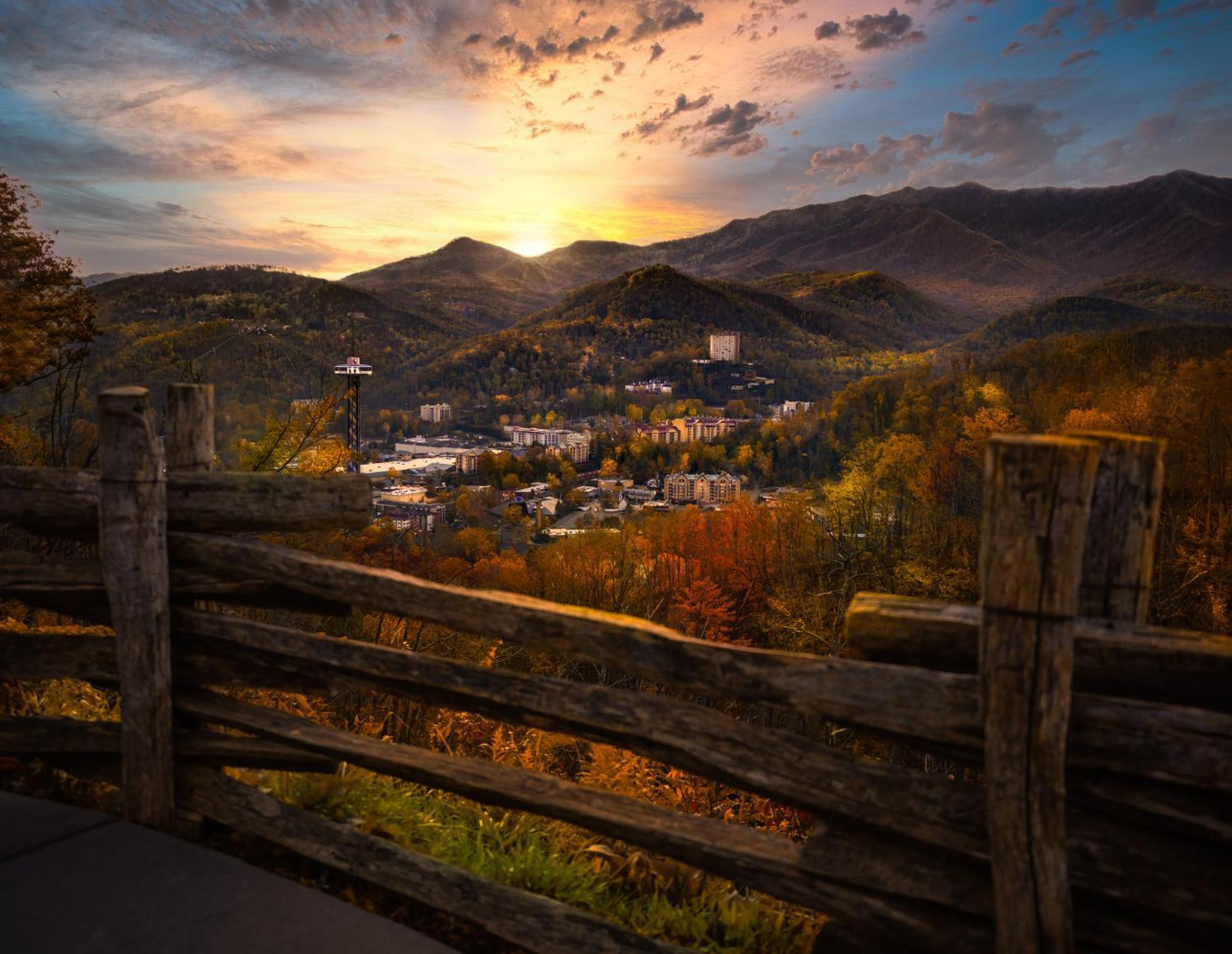 The Tiny Barn, 1089 Free Tickets Each Paid Day, Dollywood And More Sevierville Exterior foto